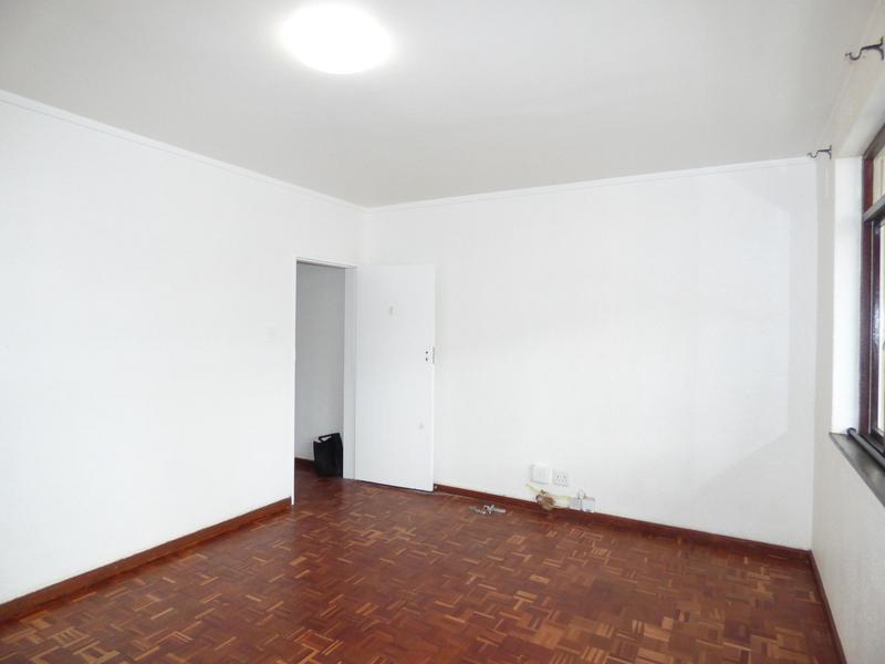 To Let 1 Bedroom Property for Rent in Sea Point Western Cape